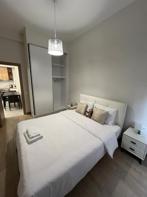 Cozy New Apartment Nearby Metro Athen Eksteriør bilde